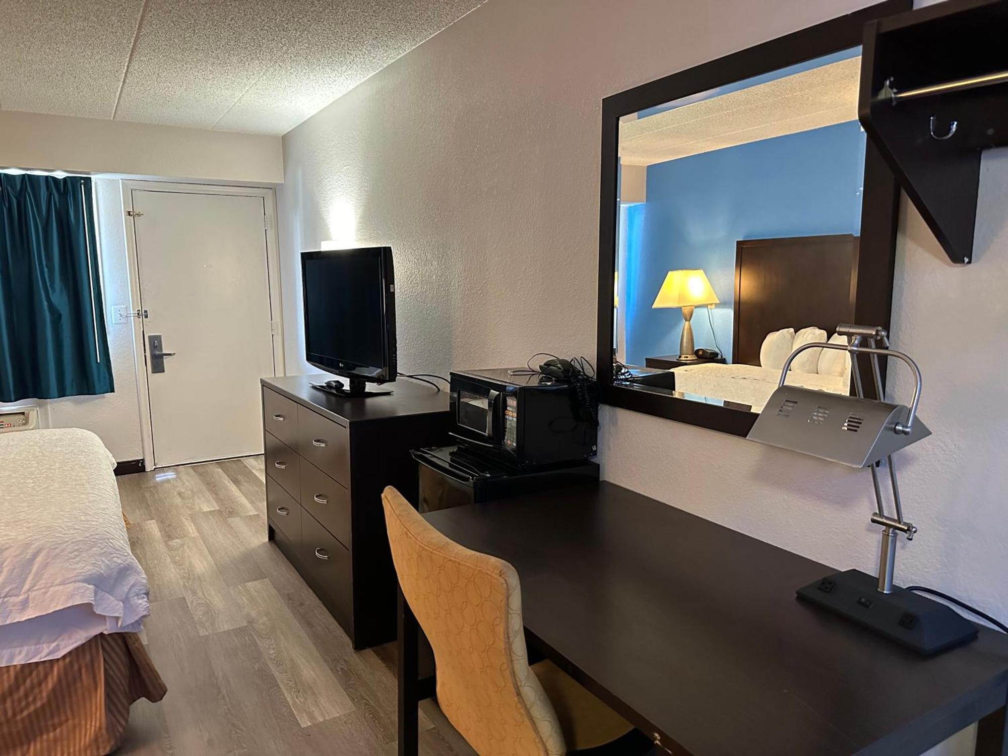 American Inn & Suites Bishop Airport Flint Exteriér fotografie
